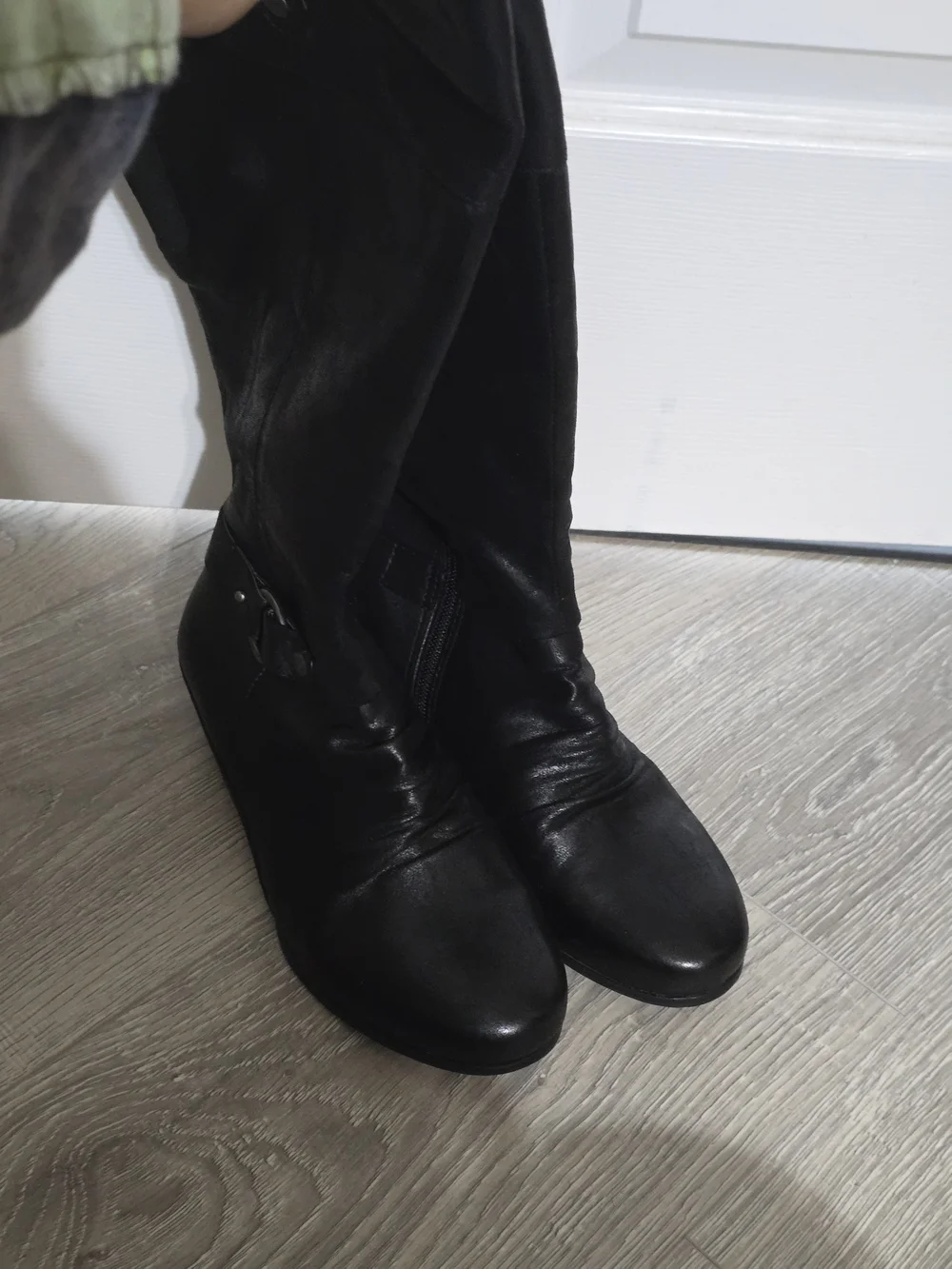 Yuu Black Over-the-Knee Leather Boots